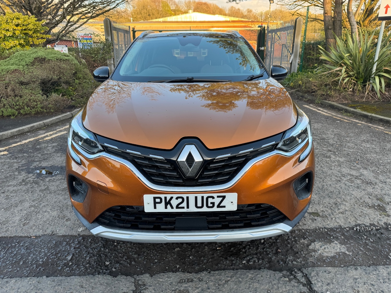 Used Renault Captur 2021 for sale - 78112221: Photo 2
