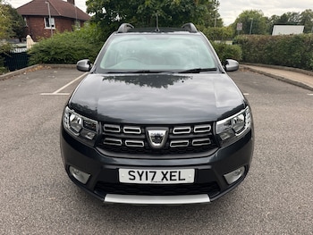 Used Dacia Sandero Stepway 2017 for sale - 75738504: Photo