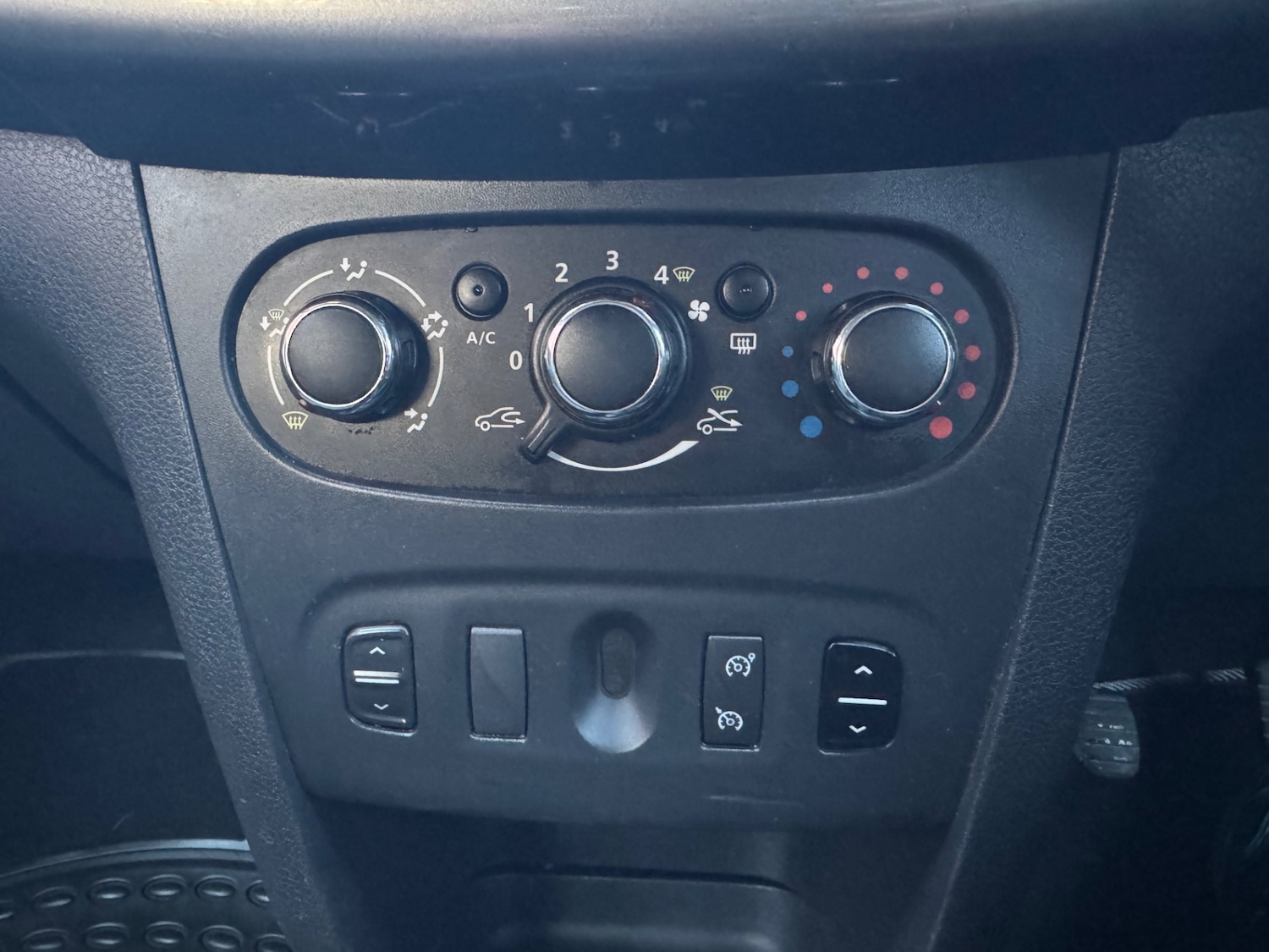 Used Dacia Logan MCV 2016 for sale - 76912594: Photo 17