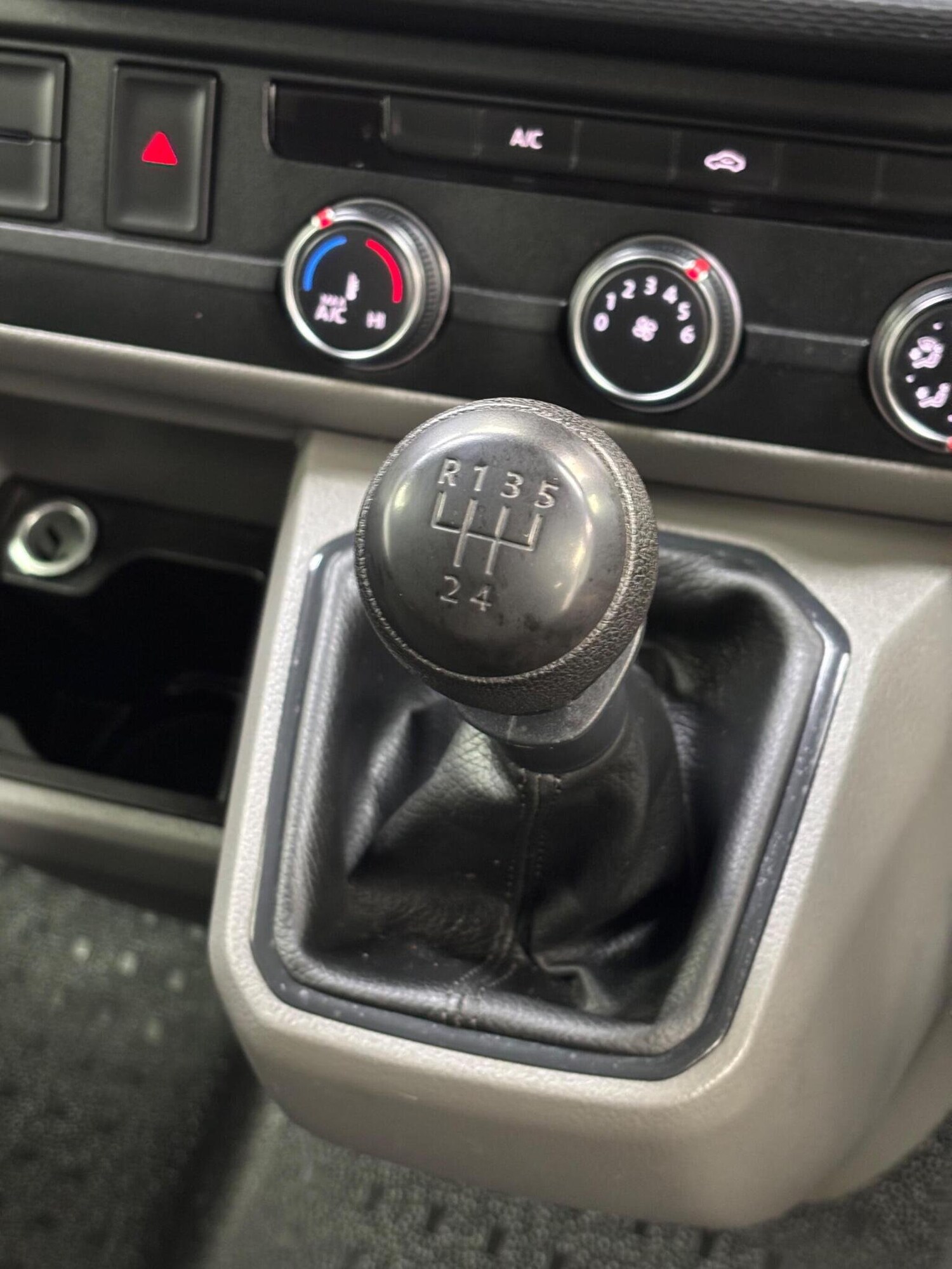 Used Volkswagen Transporter 2020 for sale - 76324765: Photo 25