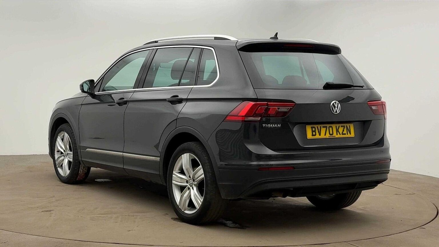 Used Volkswagen Tiguan 2020 for sale - 77061434: Photo 2