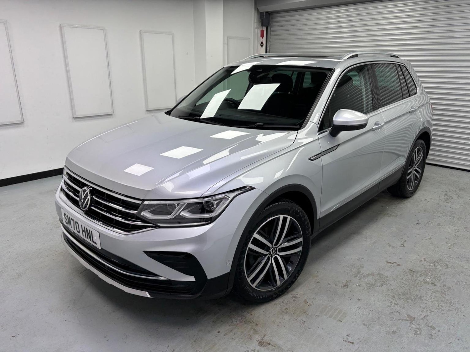 Used Volkswagen Tiguan 2020 for sale - 76324833: Photo 2