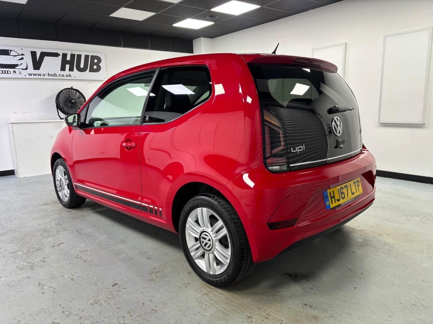 Used Volkswagen up! 2017 for sale - 76324817: Photo 4