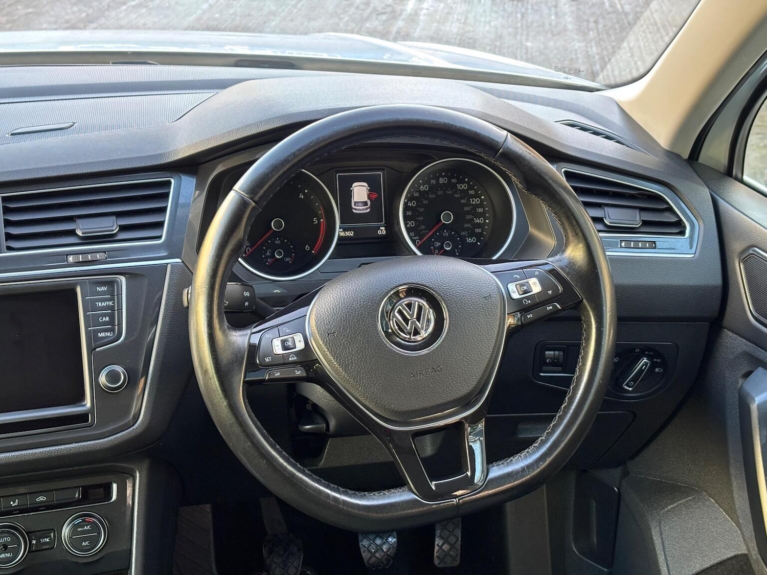 Used Volkswagen Tiguan 2016 for sale - 76877573: Photo 25