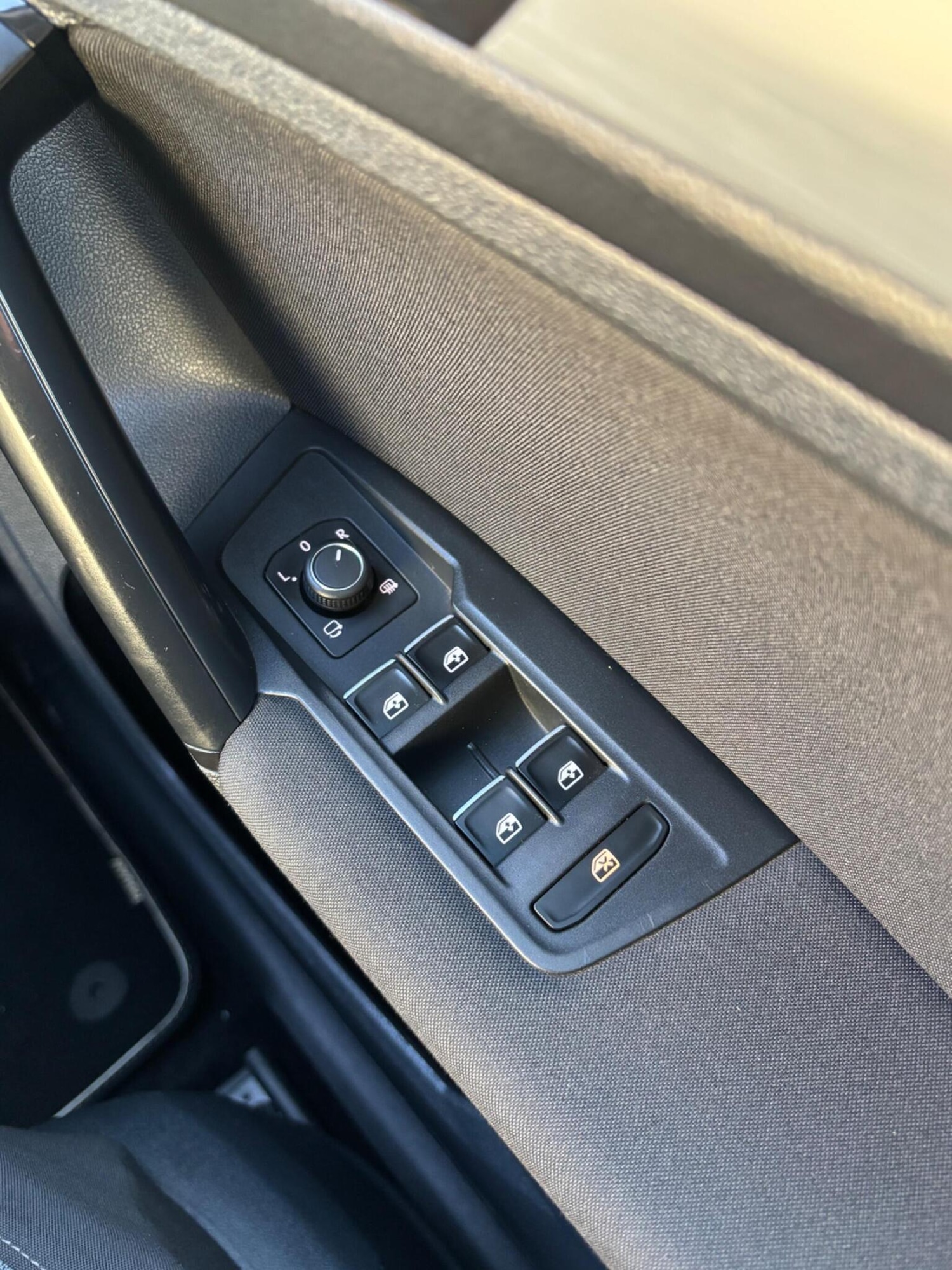 Used Volkswagen Tiguan 2016 for sale - 76877573: Photo 28