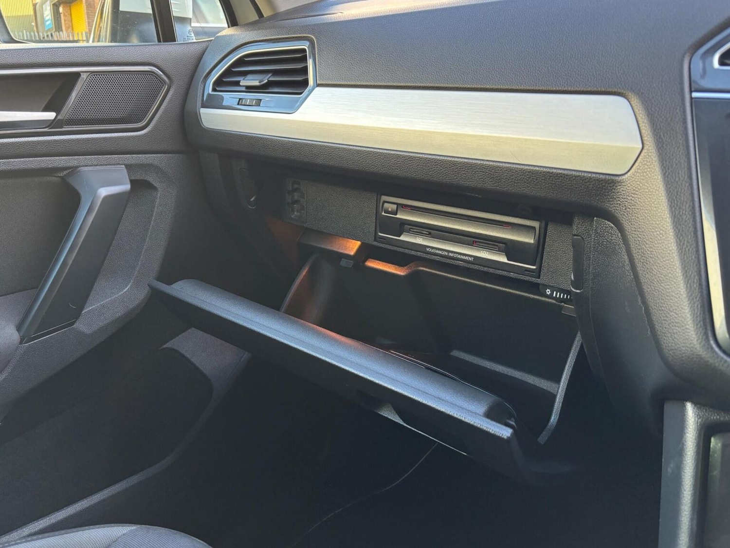 Used Volkswagen Tiguan 2016 for sale - 76877573: Photo 29