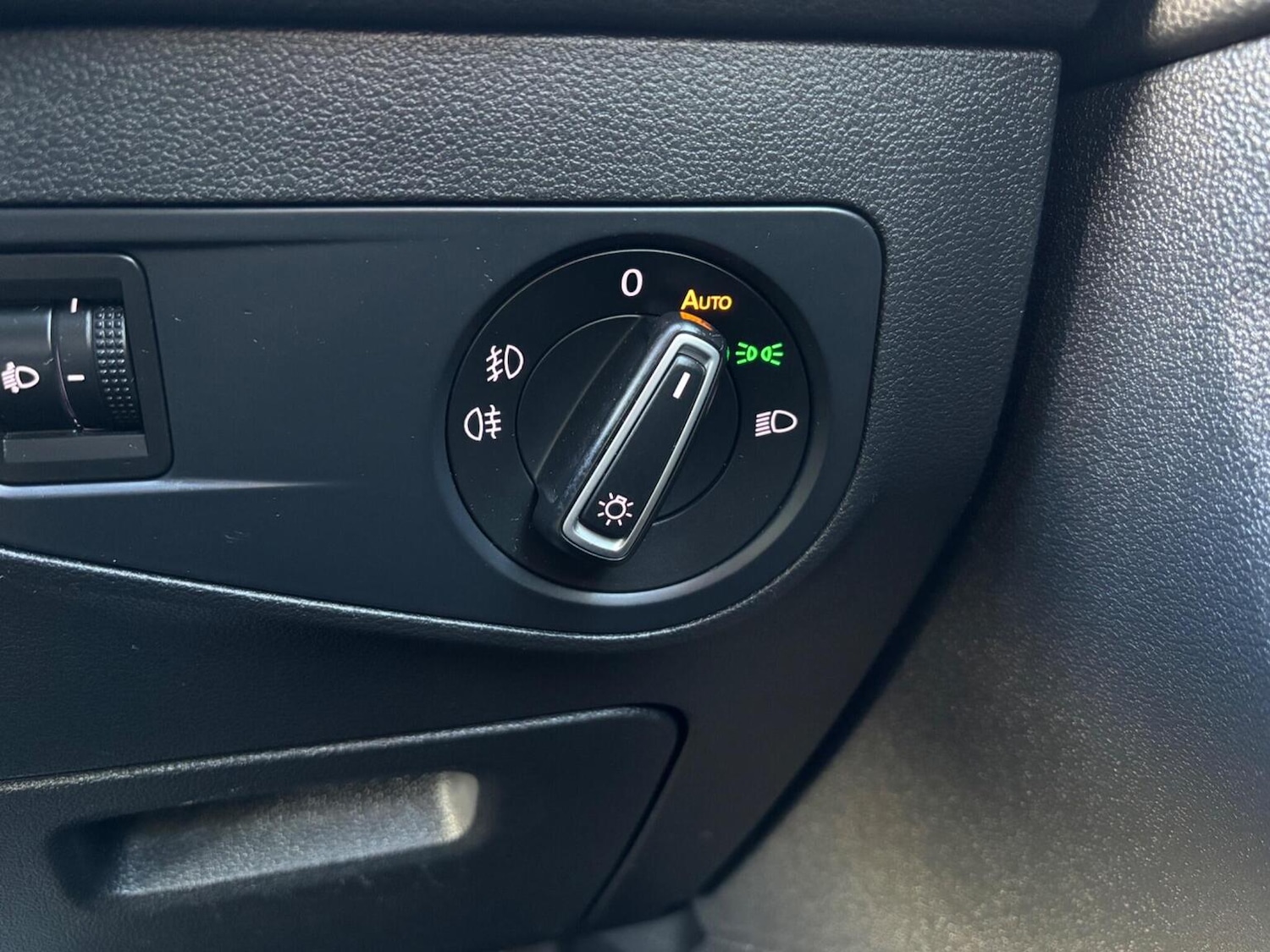 Used Volkswagen Tiguan 2016 for sale - 76877573: Photo 30