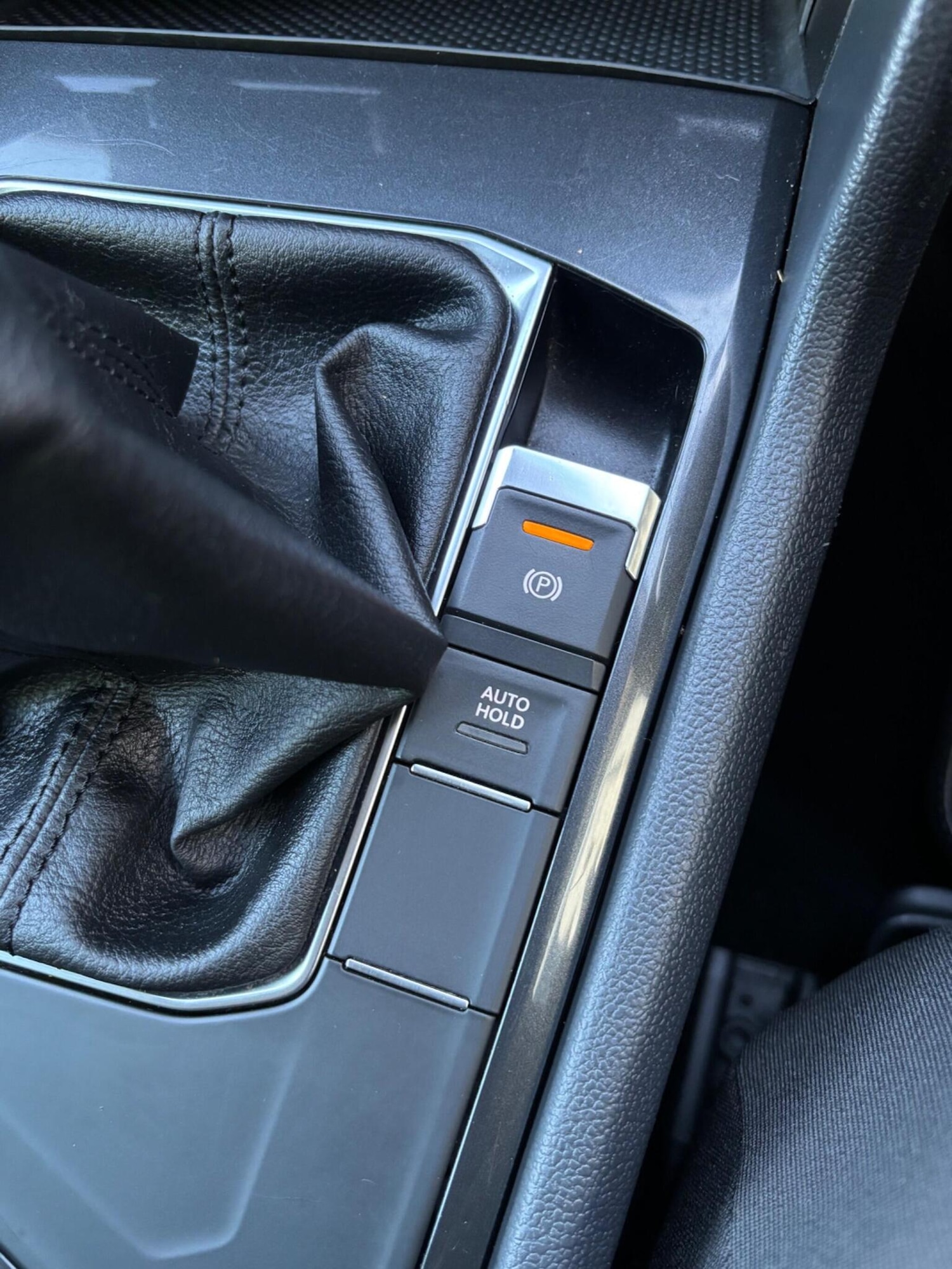 Used Volkswagen Tiguan 2016 for sale - 76877573: Photo 31