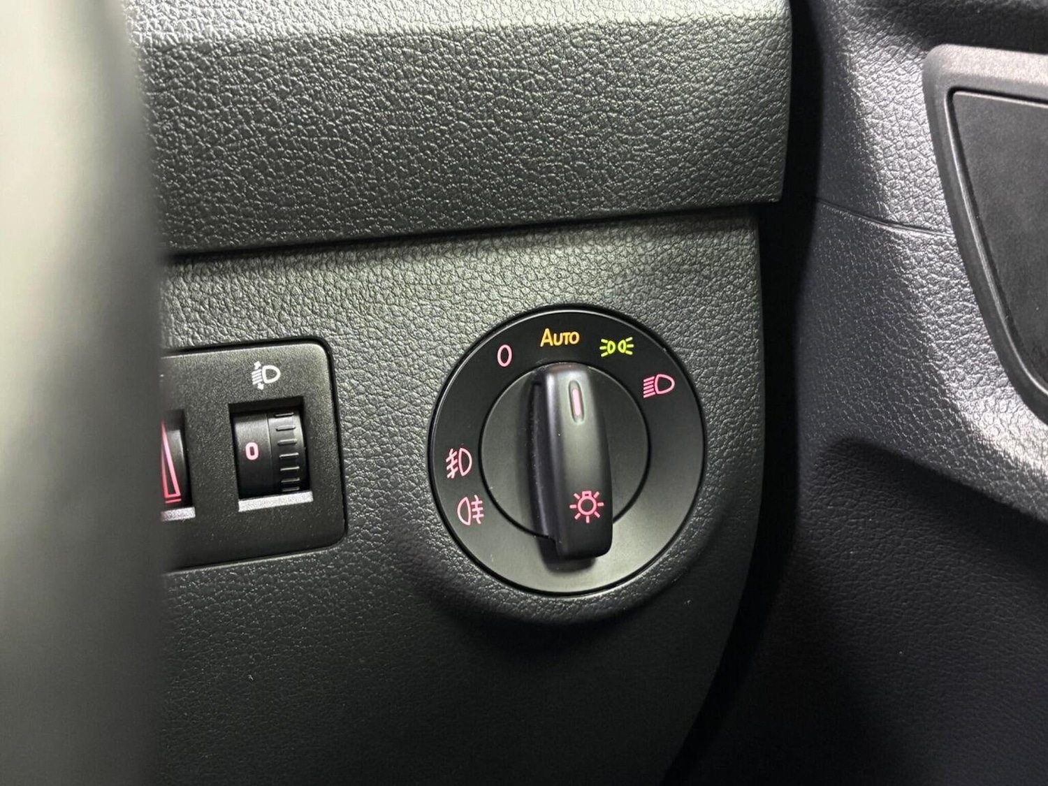 Used Volkswagen Caddy Maxi Life 2020 for sale - 76482946: Photo 27