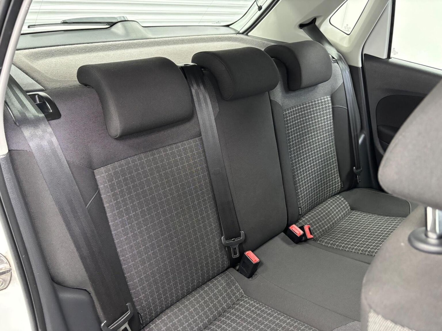 Used Volkswagen Polo 2015 for sale - 76324793: Photo 14