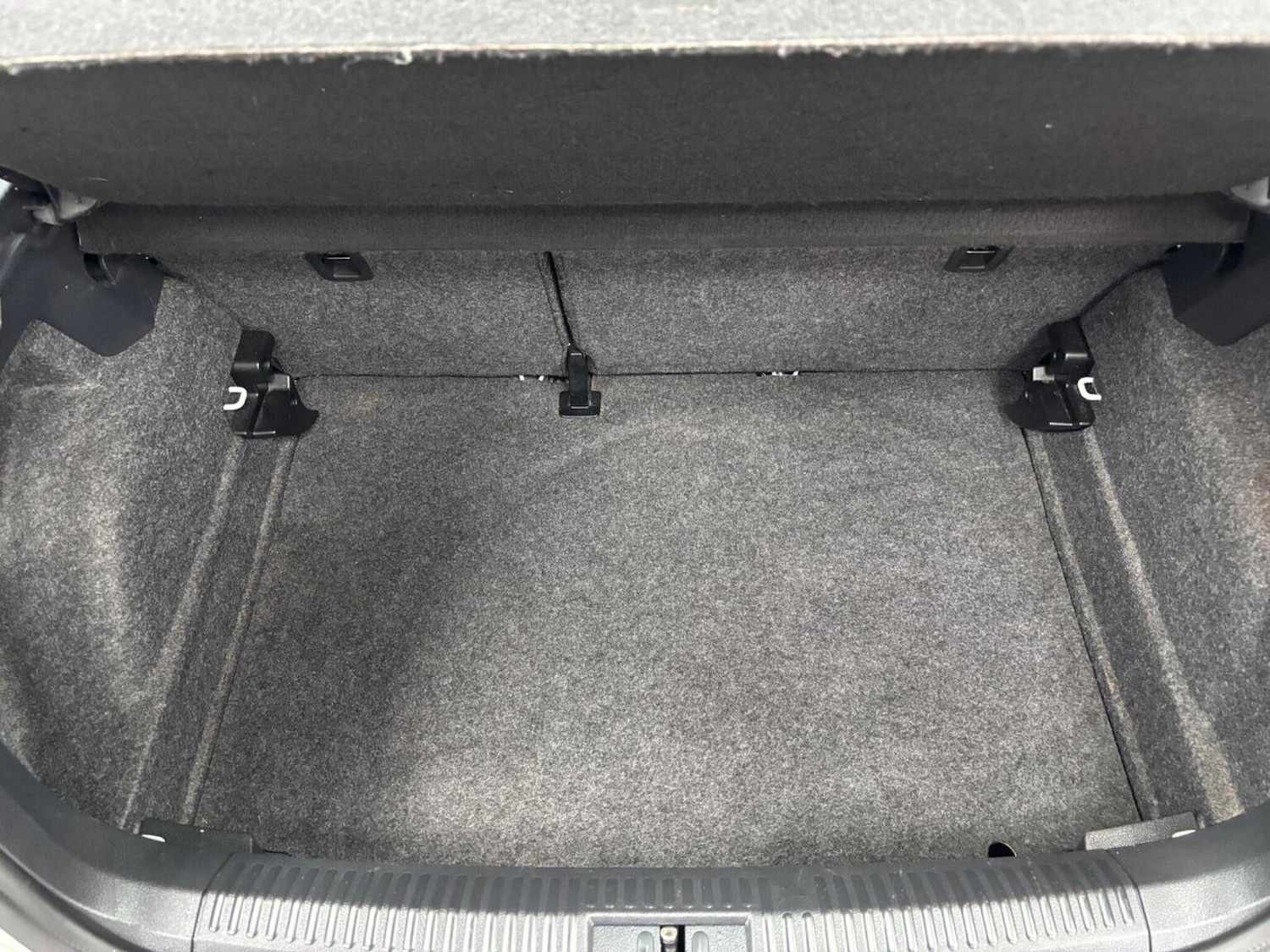 Used Volkswagen Polo 2015 for sale - 76324793: Photo 15