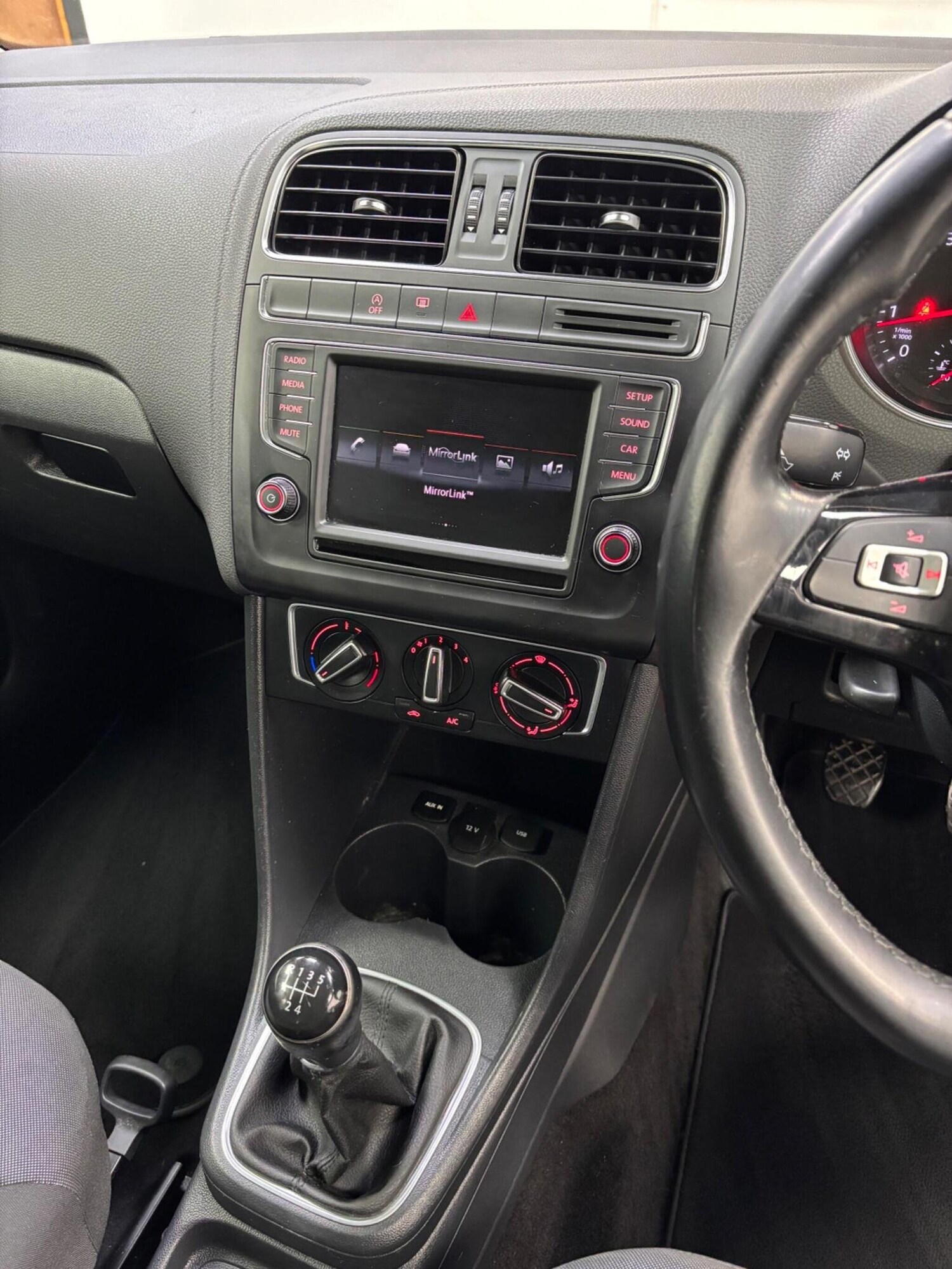 Used Volkswagen Polo 2015 for sale - 76324793: Photo 19