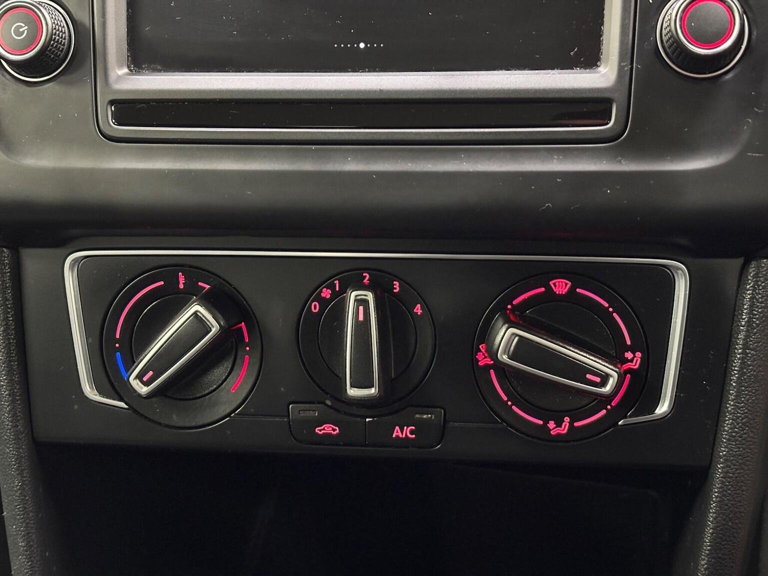 Used Volkswagen Polo 2015 for sale - 76324793: Photo 20