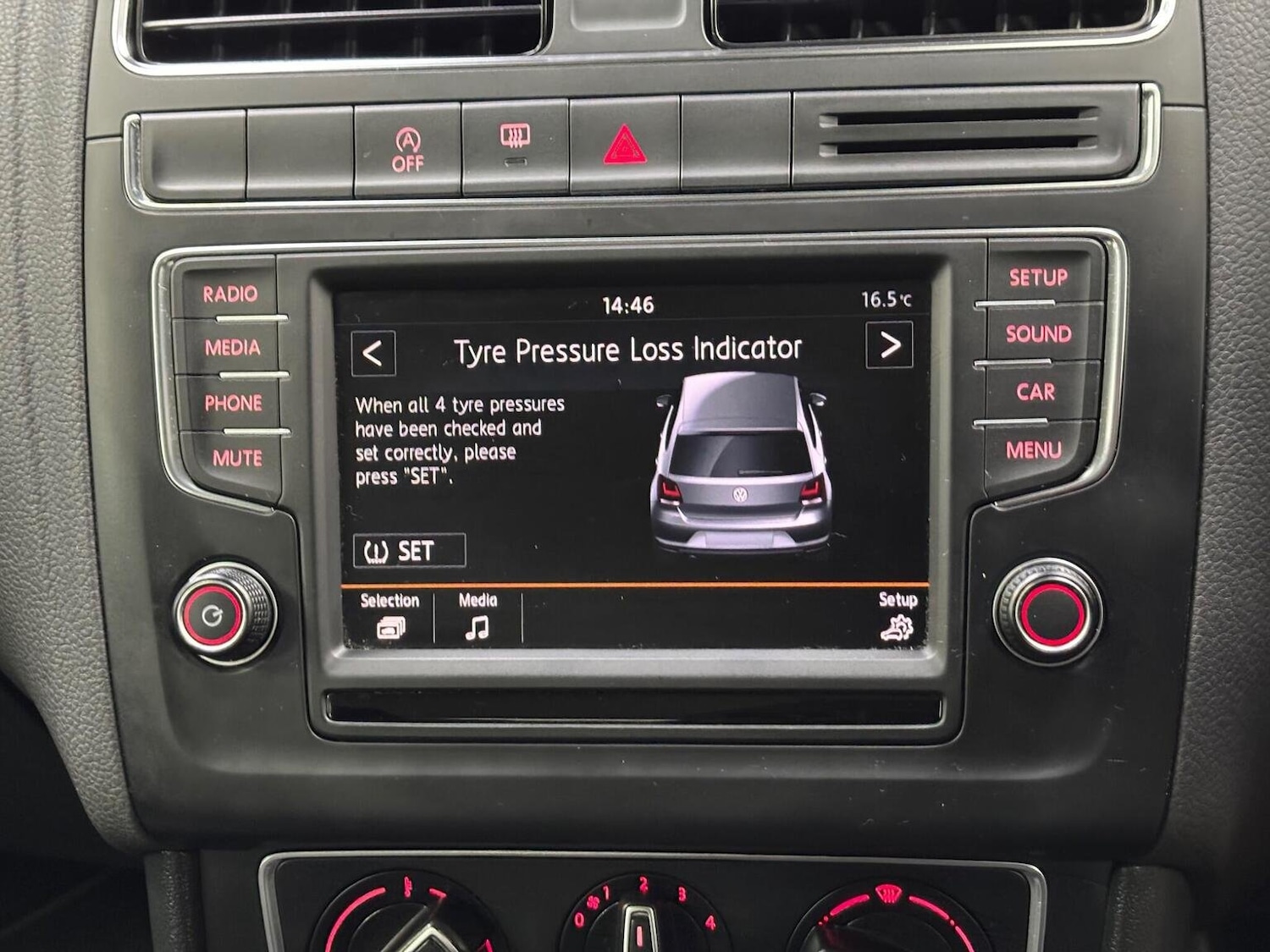 Used Volkswagen Polo 2015 for sale - 76324793: Photo 24