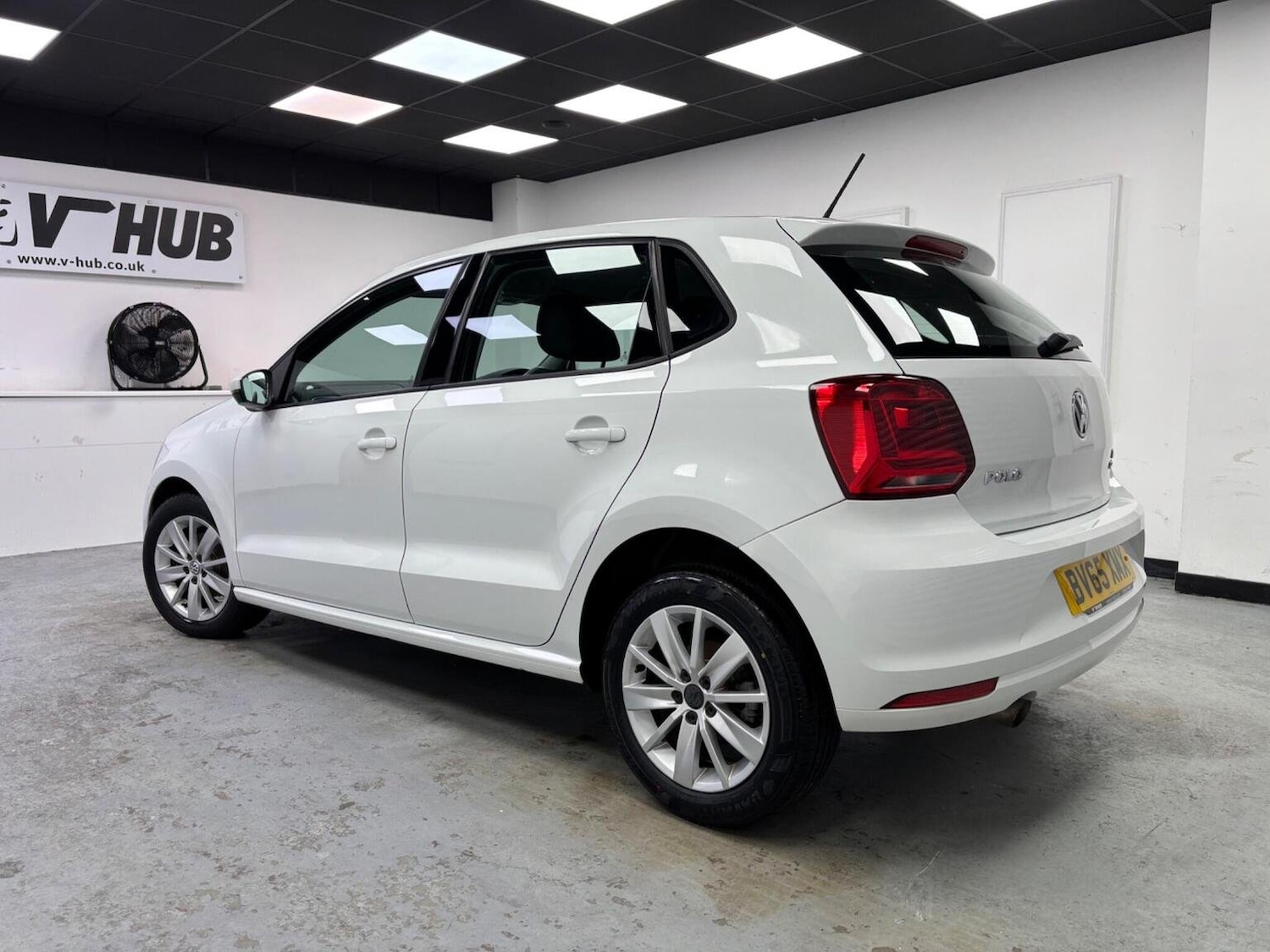 Used Volkswagen Polo 2015 for sale - 76324793: Photo 3