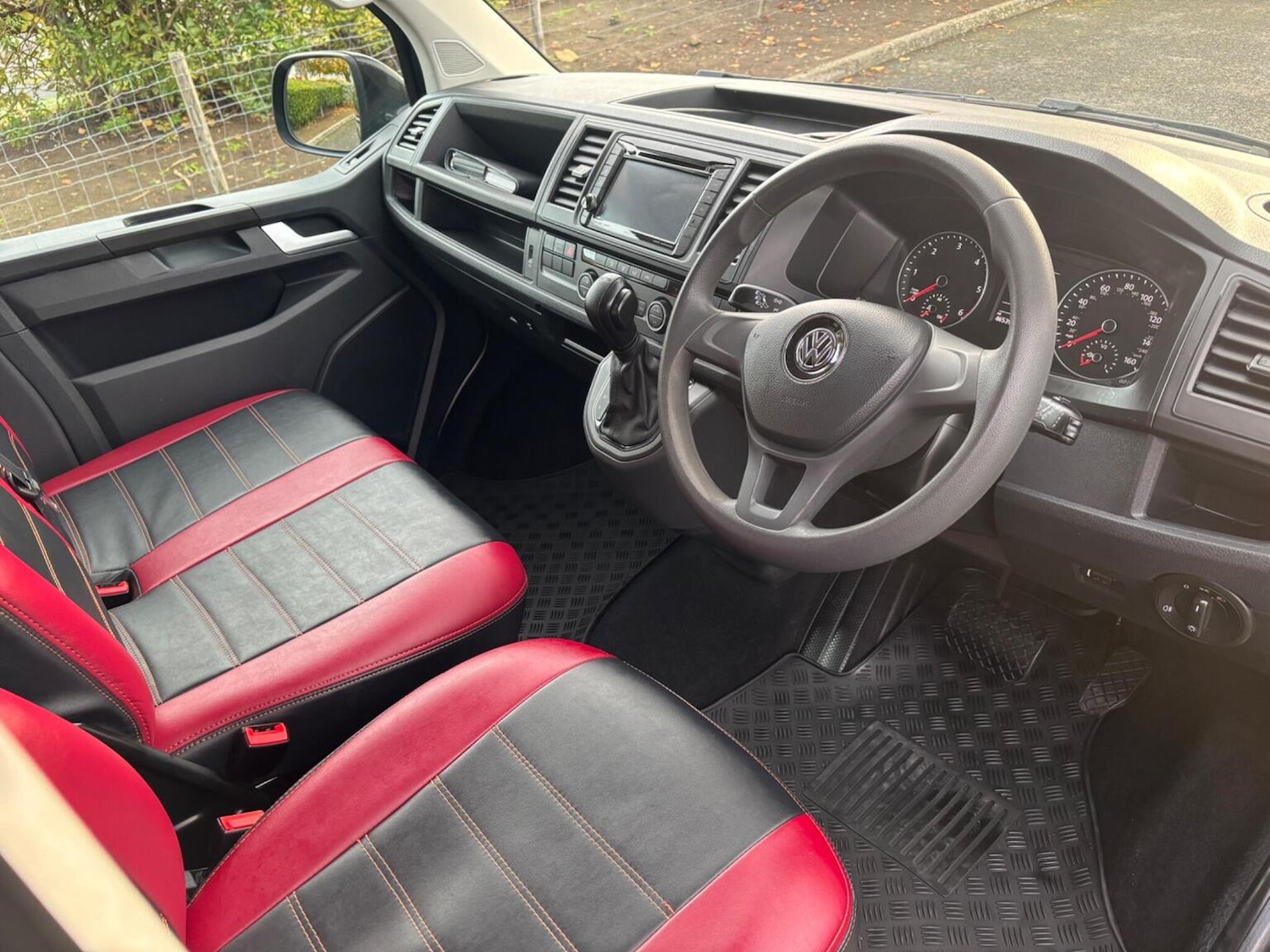 Used Volkswagen Transporter Shuttle 2019 for sale - 76324739: Photo 15