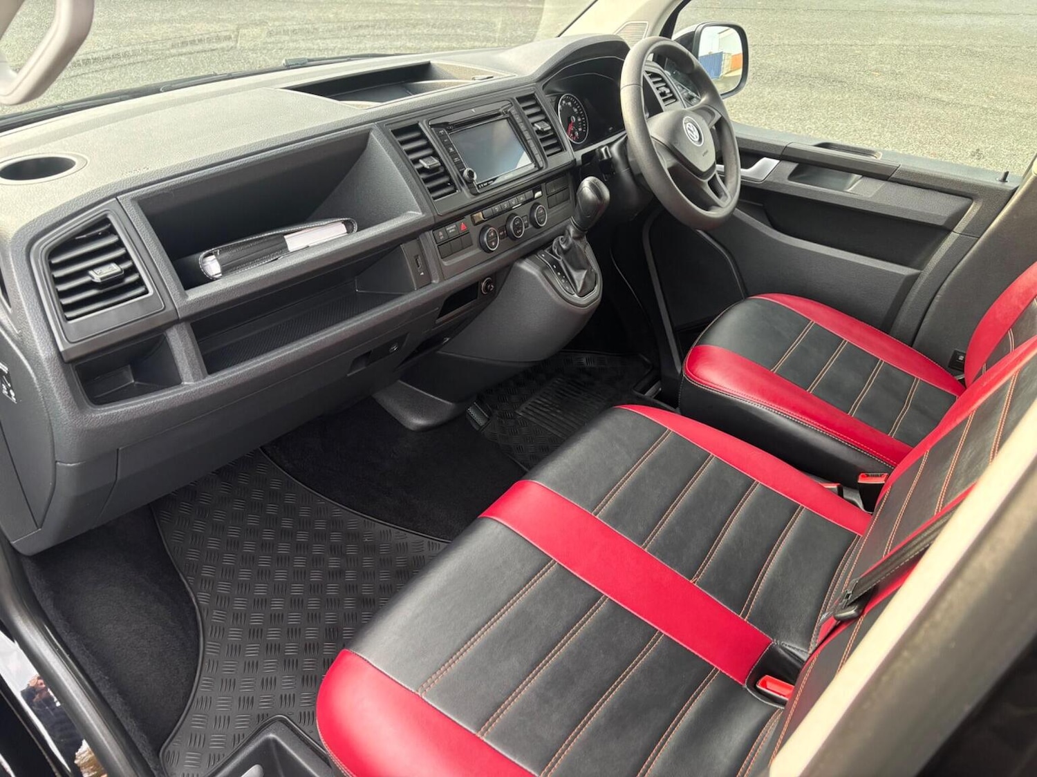 Used Volkswagen Transporter Shuttle 2019 for sale - 76324739: Photo 17