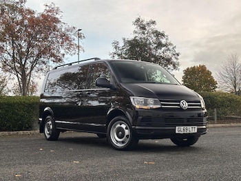 Used Volkswagen Transporter Shuttle 2019 for sale - 76324739: Photo