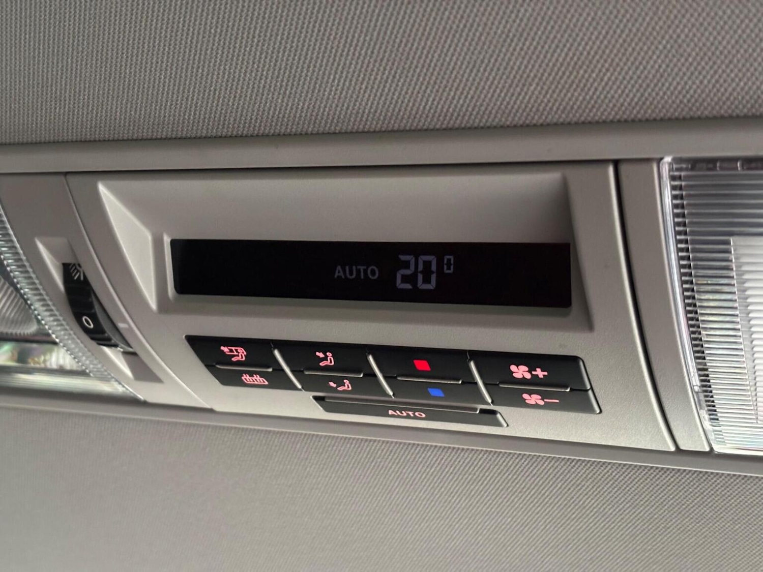 Used Volkswagen Transporter Shuttle 2019 for sale - 76324739: Photo 35