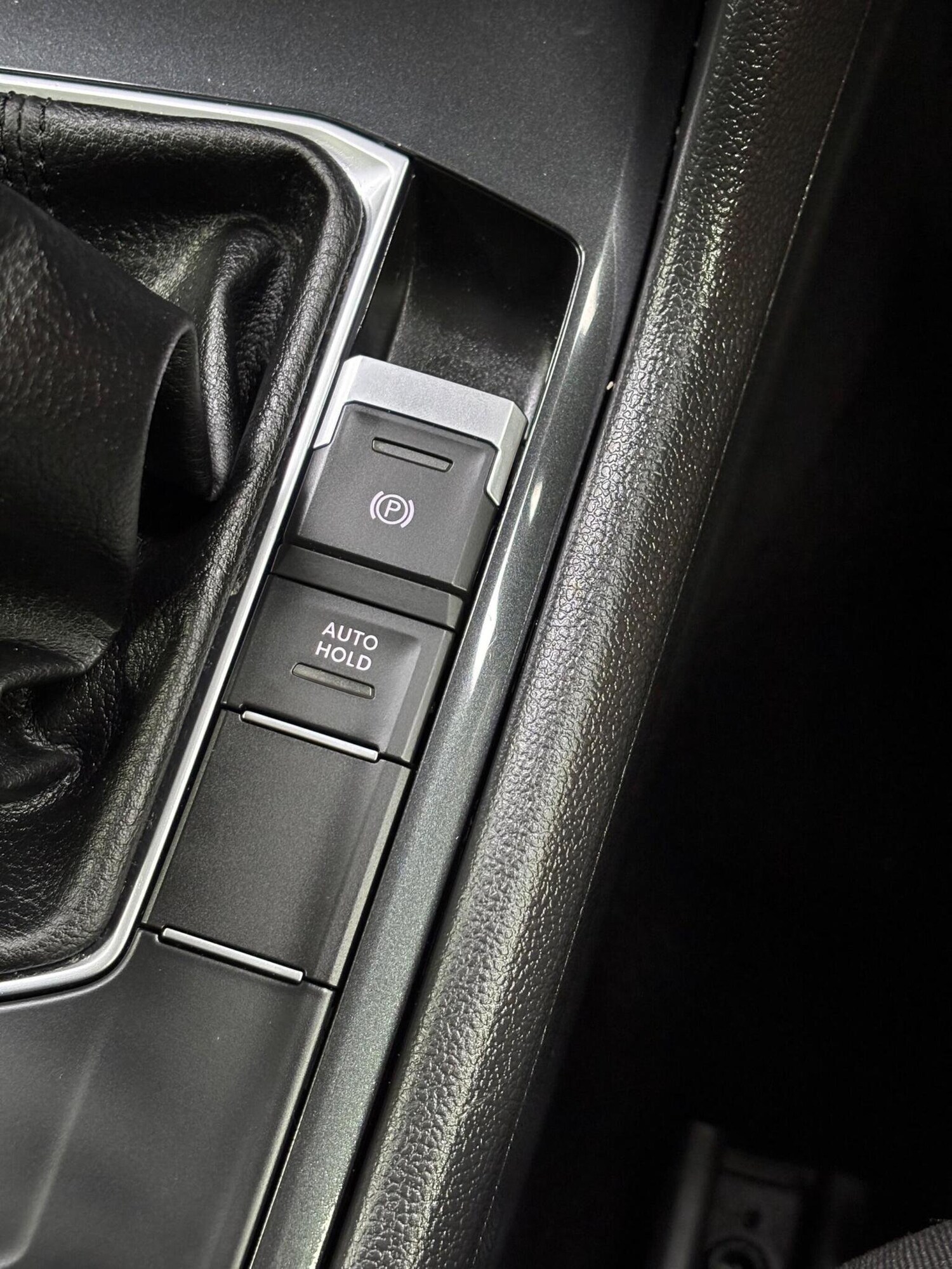 Used Volkswagen Tiguan 2020 for sale - 76324727: Photo 24