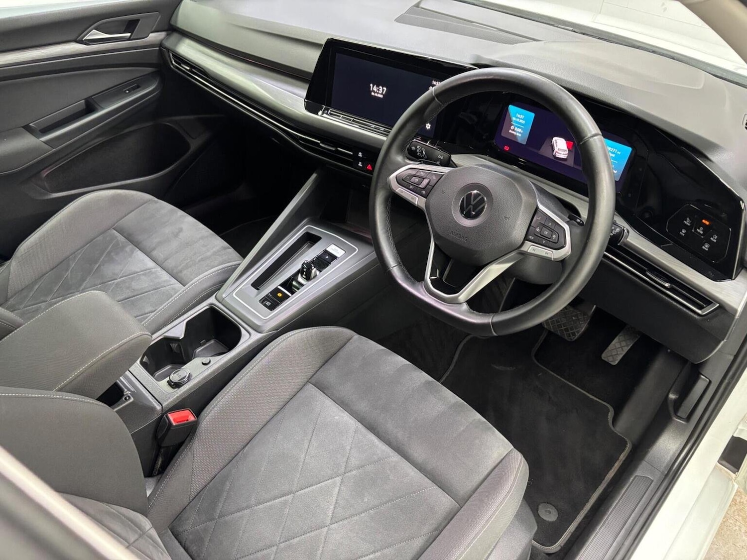 Used Volkswagen Golf 2020 for sale - 76324858: Photo 9