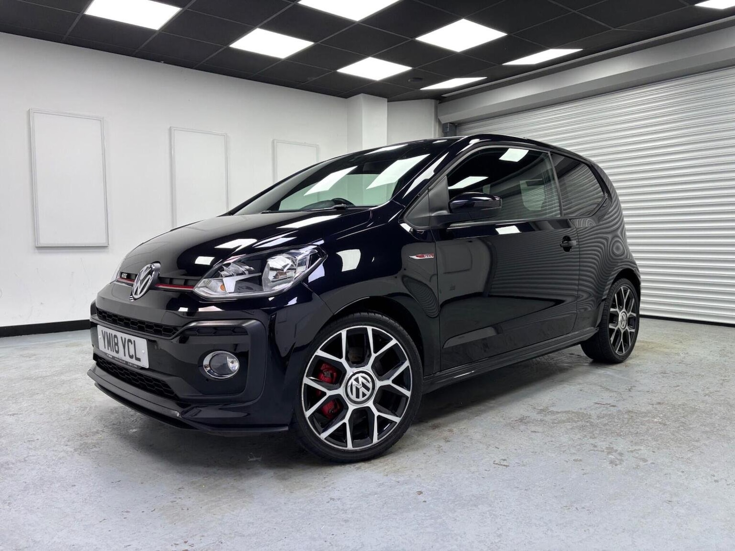 Used Volkswagen up! 2018 for sale - 76358215: Photo 1