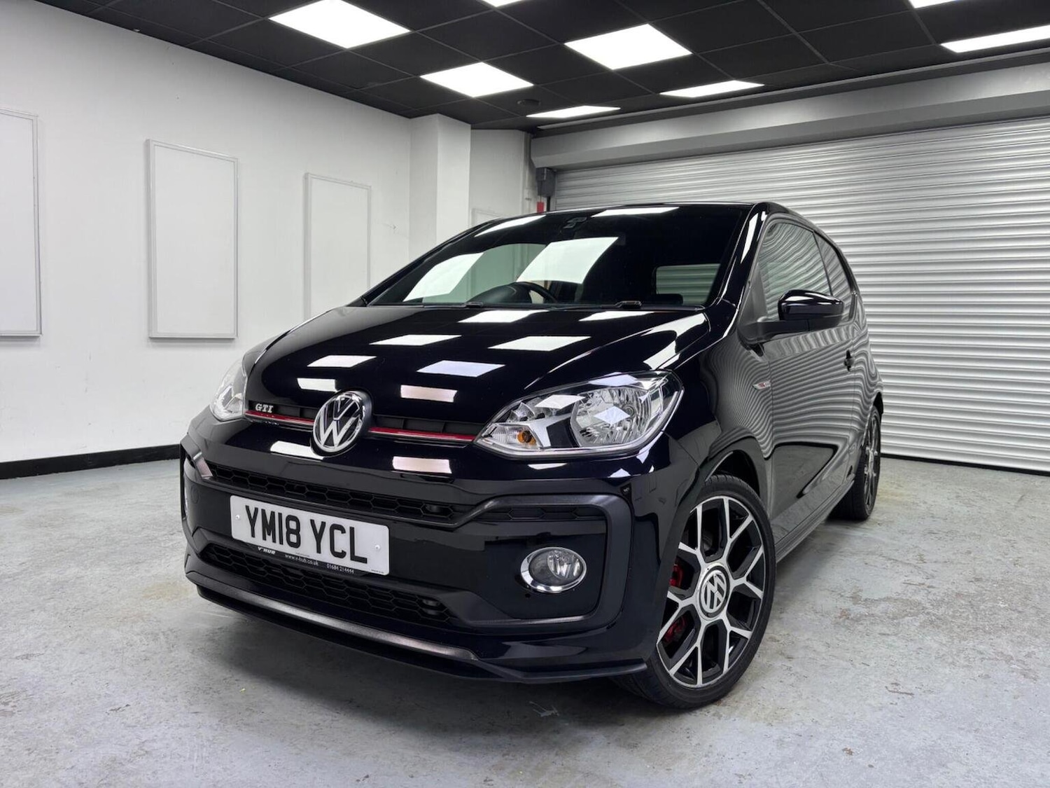 Used Volkswagen up! 2018 for sale - 76358215: Photo 2