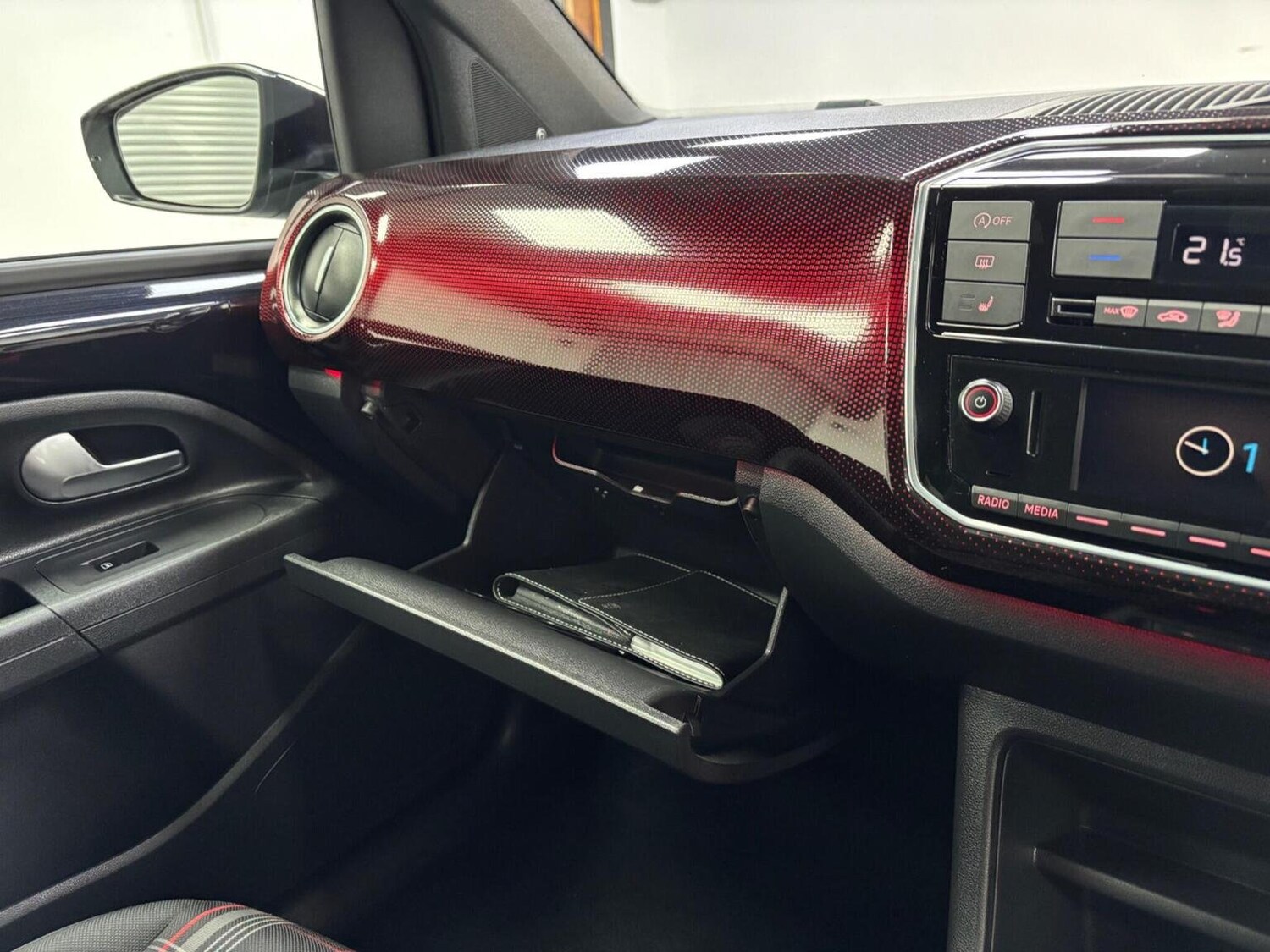 Used Volkswagen up! 2018 for sale - 76358215: Photo 24