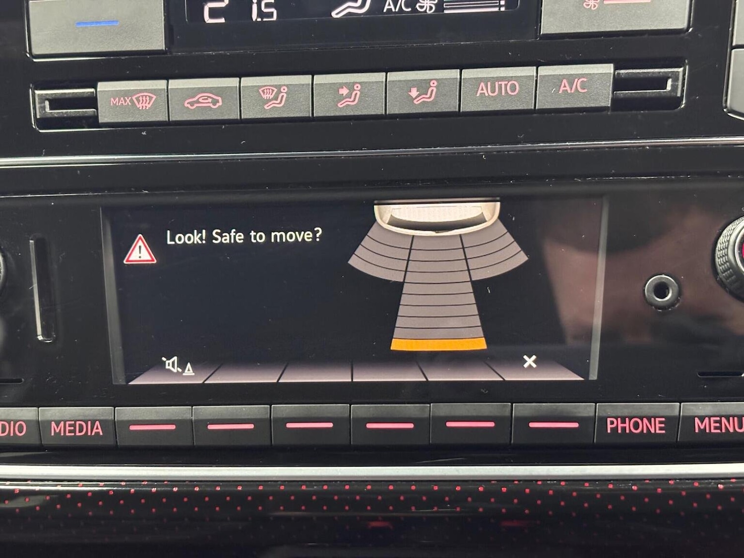 Used Volkswagen up! 2018 for sale - 76358215: Photo 28