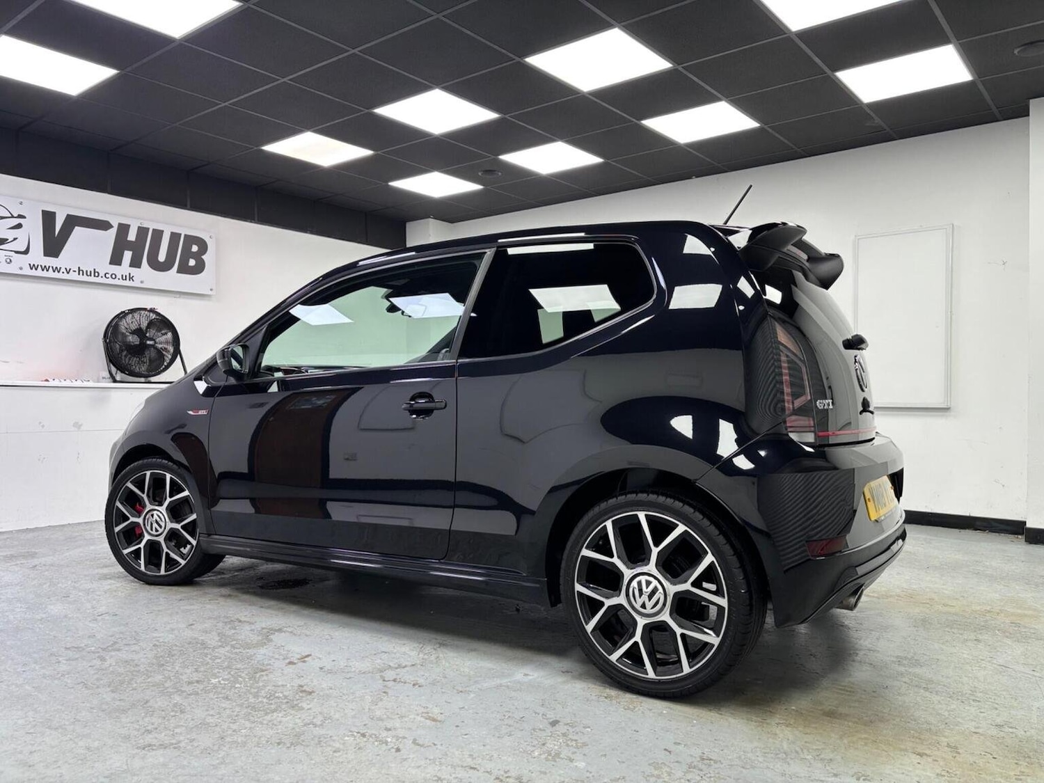 Used Volkswagen up! 2018 for sale - 76358215: Photo 3