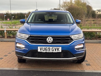 Used Volkswagen T-Roc 2019 for sale - 76476931: Photo
