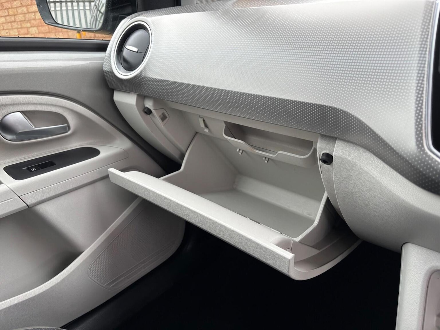 Used Volkswagen up! 2018 for sale - 76483002: Photo 16