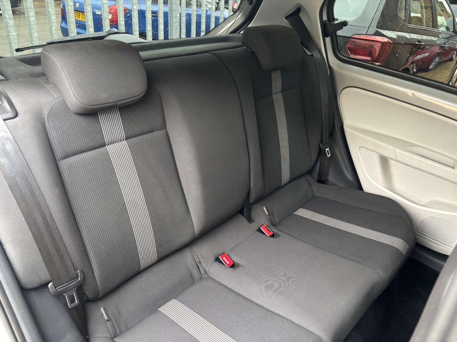 Used Volkswagen up! 2018 for sale - 76483002: Photo 27