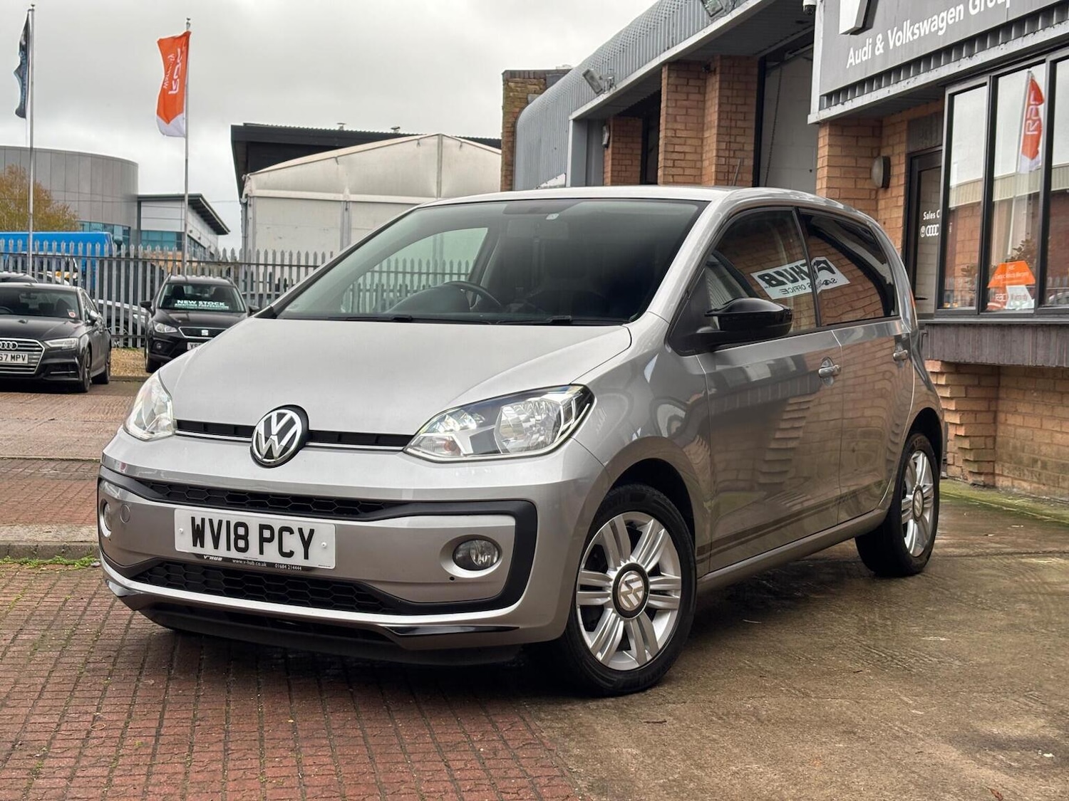 Used Volkswagen up! 2018 for sale - 76483002: Photo 3