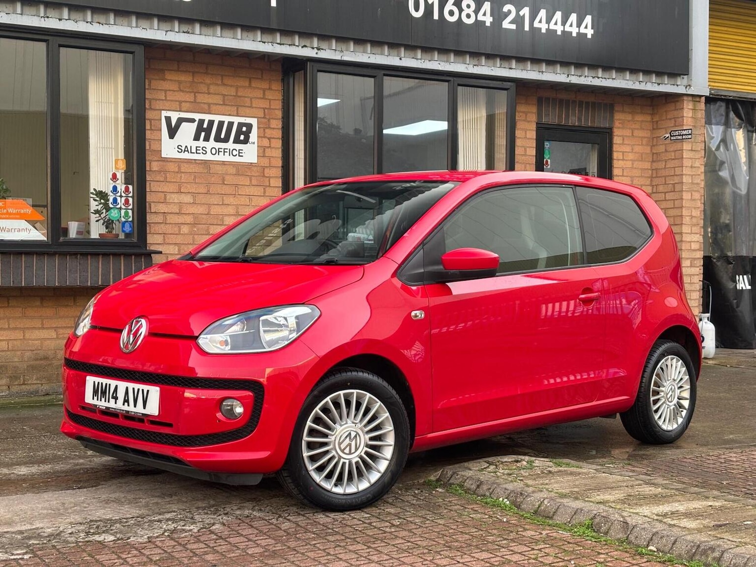 Used Volkswagen up! 2014 for sale - 76560057: Photo 2