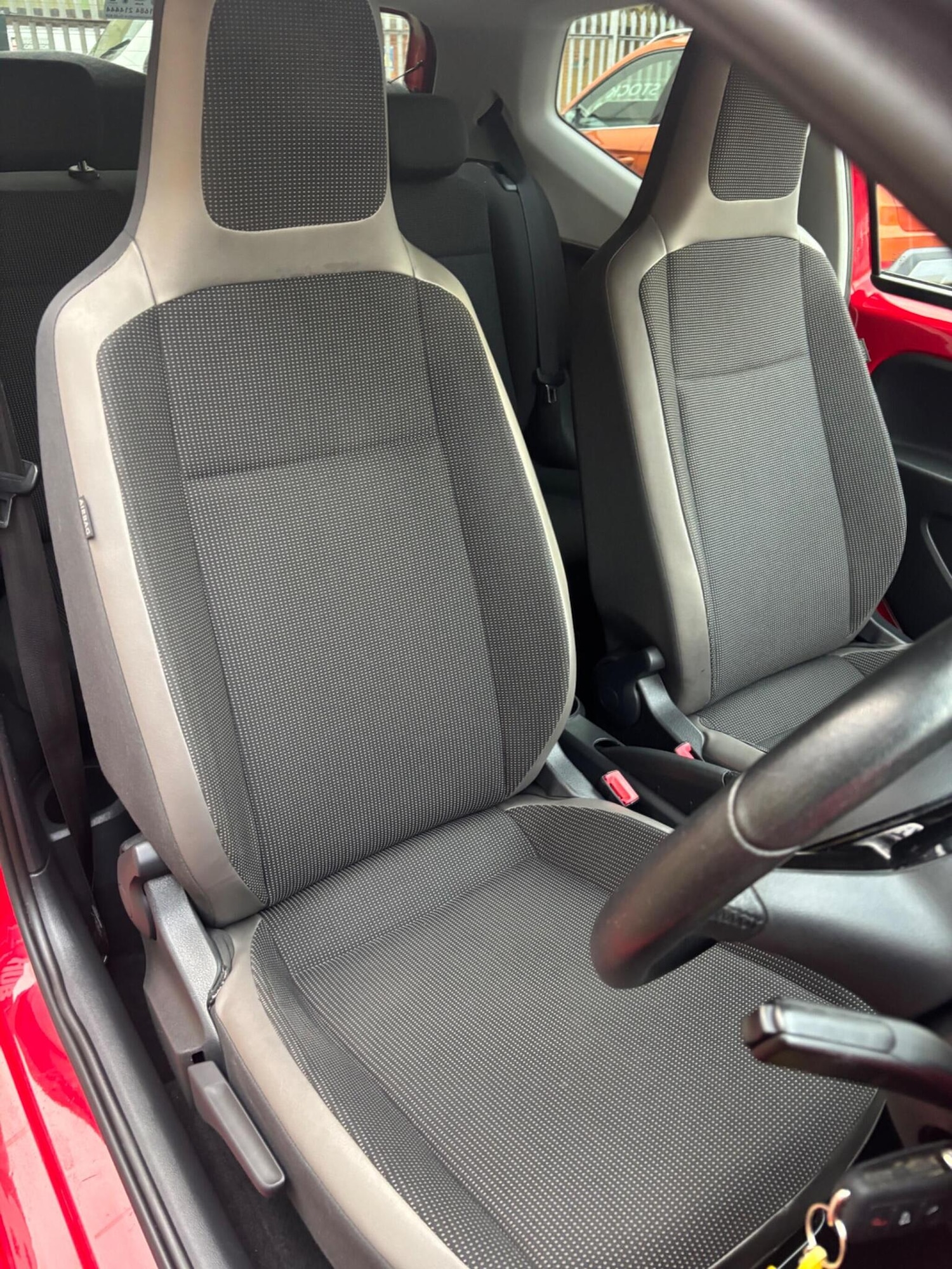 Used Volkswagen up! 2014 for sale - 76560057: Photo 26