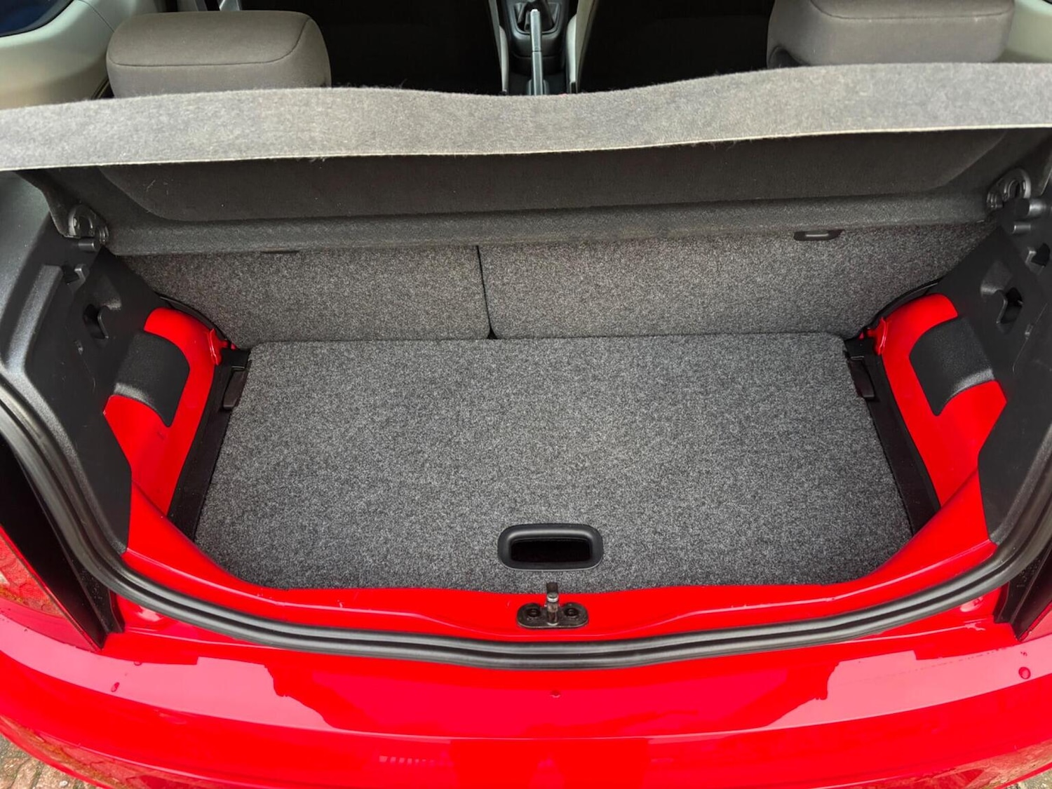 Used Volkswagen up! 2014 for sale - 76560057: Photo 31