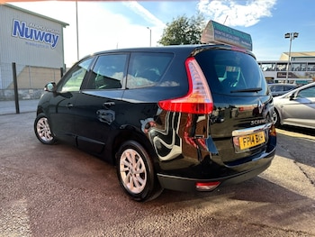 Used Renault Grand Scenic 2014 for sale - 76222952: Photo