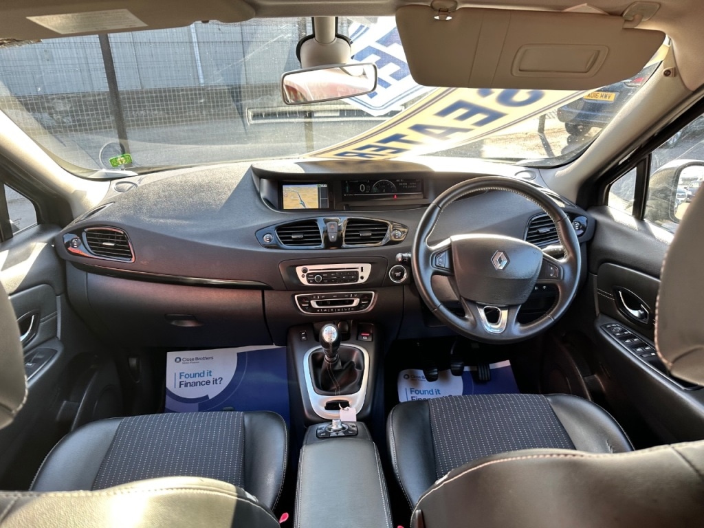 Used Renault Grand Scenic 2014 for sale - 76222952: Photo 9