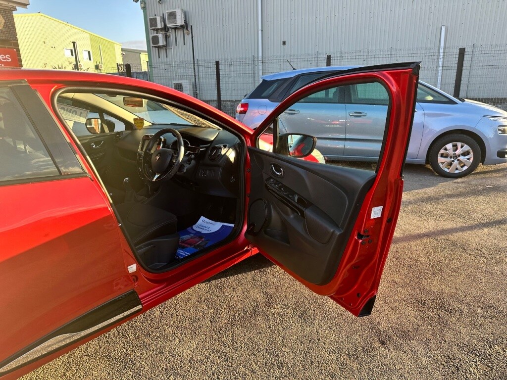 Used Renault Clio 2014 for sale - 76312815: Photo 5