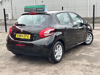Used Peugeot 208 2015 for sale - 76142829: Photo