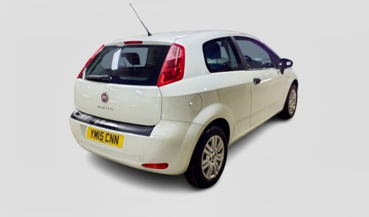 Used Fiat Punto 2015 for sale - 77679900: Photo 2