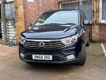 Used Ssangyong Turismo 2018 for sale - 76631225: Photo