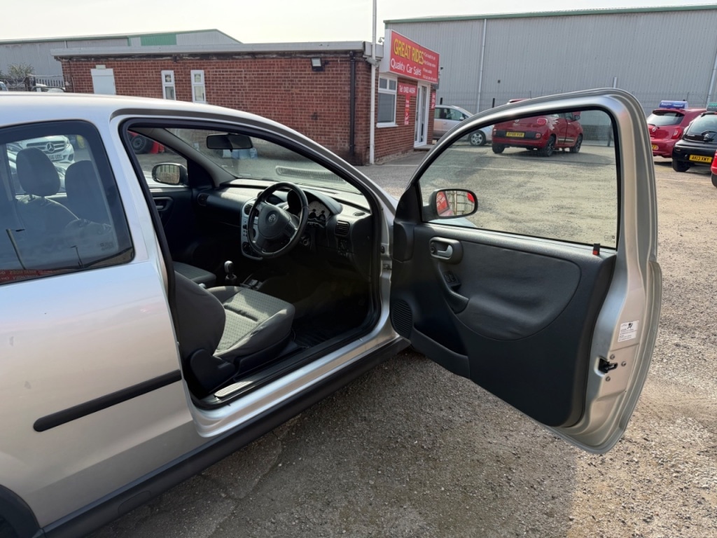 Used Vauxhall Corsa 2003 for sale - 78090869: Photo 6
