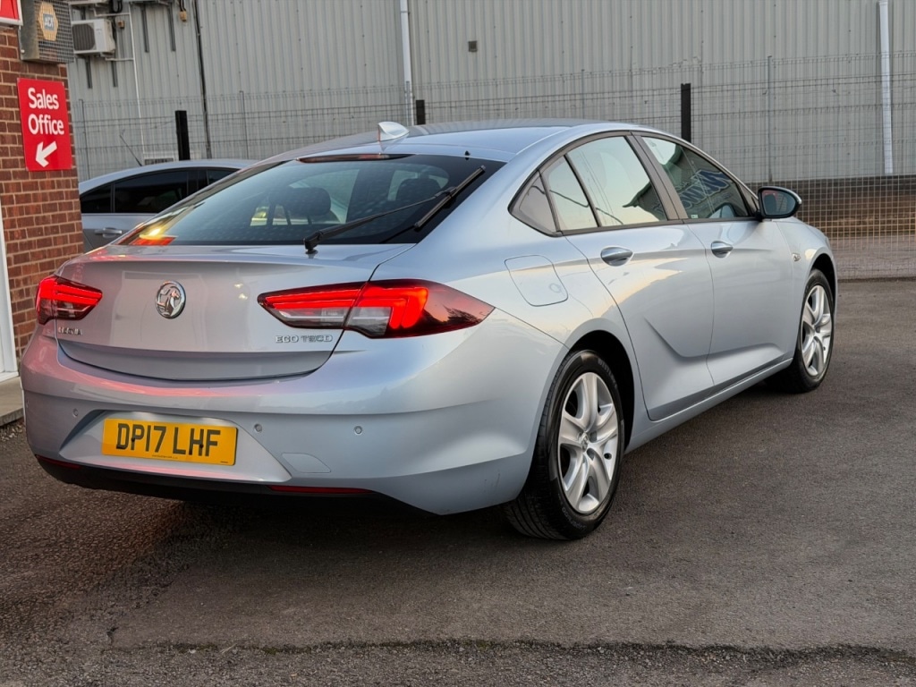 Used Vauxhall Insignia 2017 for sale - 77759294: Photo 2