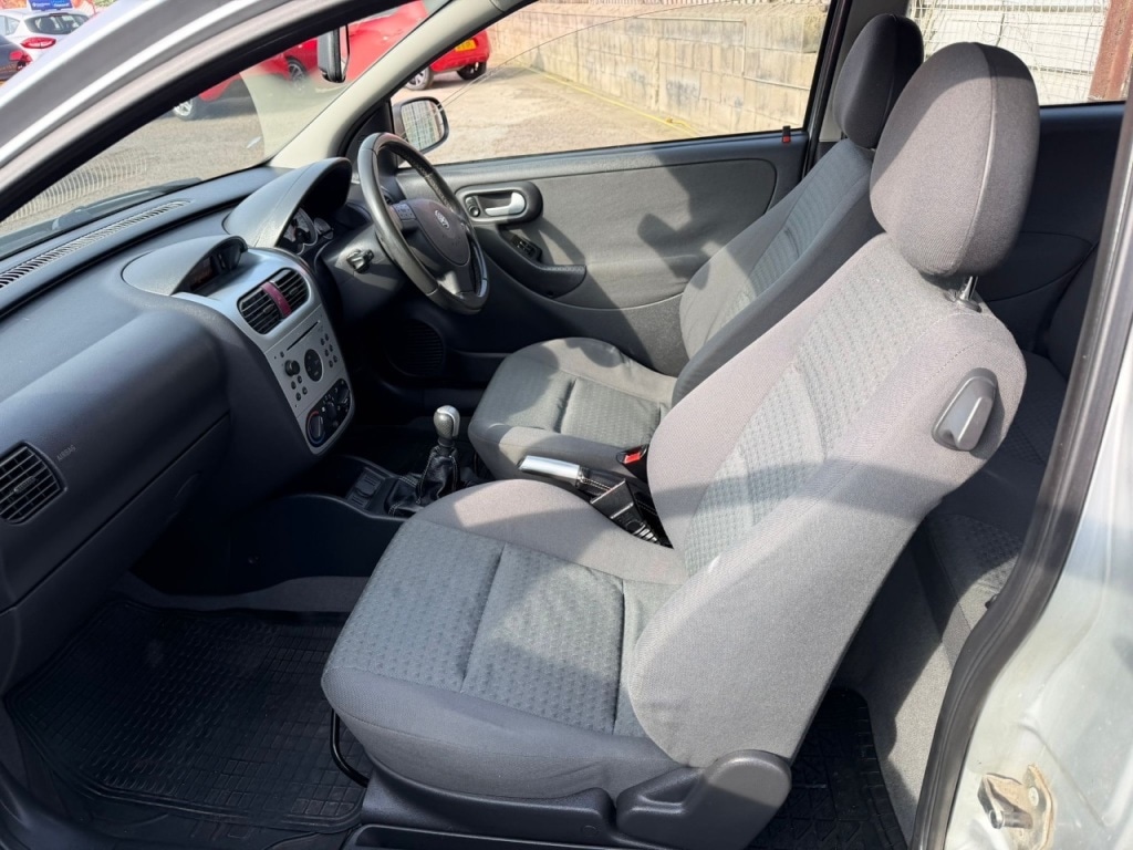Used Vauxhall Corsa 2003 for sale - 77976078: Photo 7