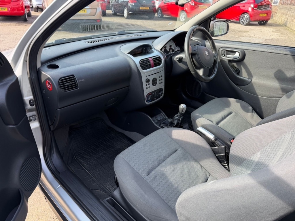 Used Vauxhall Corsa 2003 for sale - 77976078: Photo 9