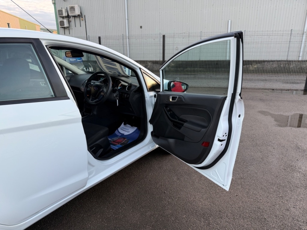 Used Ford Fiesta 2014 for sale - 76863142: Photo 5