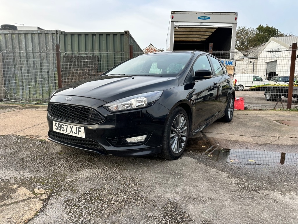 Used Ford Focus 2017 for sale - 76405773: Photo 2