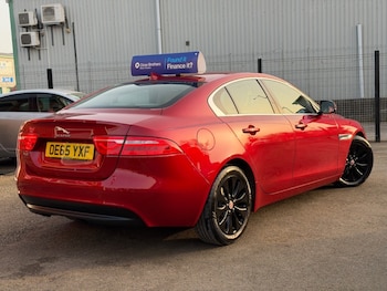 Used Jaguar XE 2016 for sale - 77774926: Photo